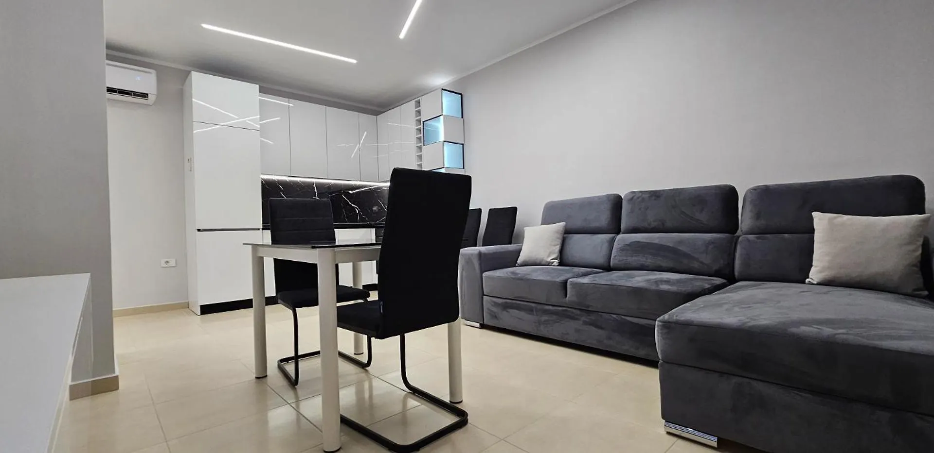 Gpn Sole Apartment Vlorë 0*,  Albánie
